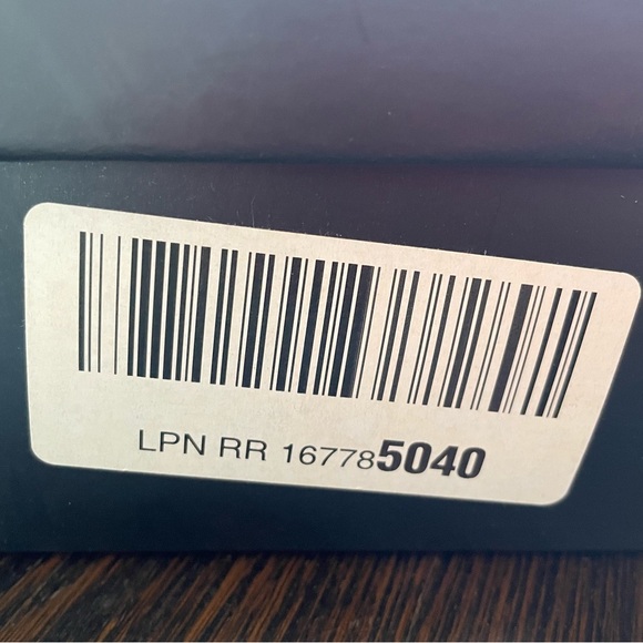 DUNE of London classic burgundy patent Mary Jane heels. - Picture 16 of 16